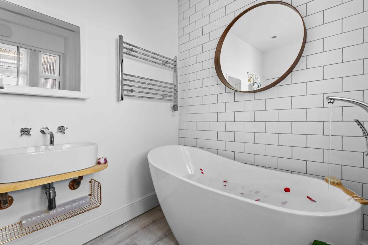 Flat 2 Fairfax Place - Modern Stylish Flat With Plenty Of Charm In Central Dartmouth Buitenkant foto